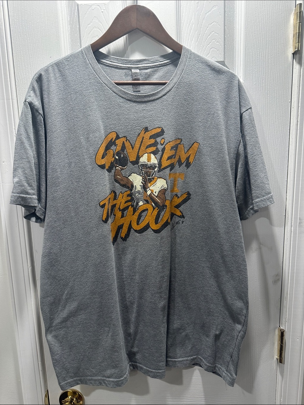 Give 'Em The Hook Gray Graphic Tee - Hendon Hooker Tennessee